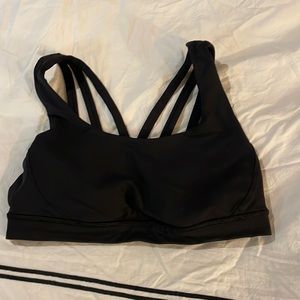 Lululemon sports bra size 6